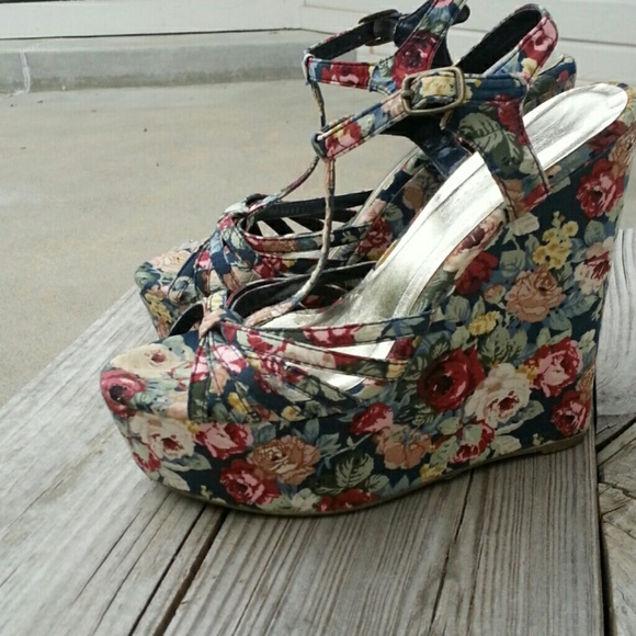 Floral Liliana wedge heels - Picture 2 of 8